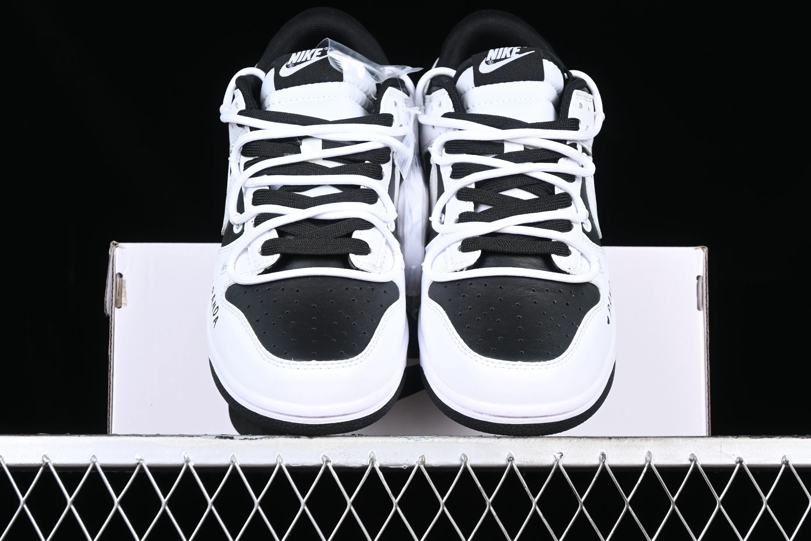 All categories Nk SB Dunk series Nk SB Dunk Low low-top sneakers Nk Dunk Low Reverse Panda-Little Monster SB strap low-top casual sneakers DD1391-100